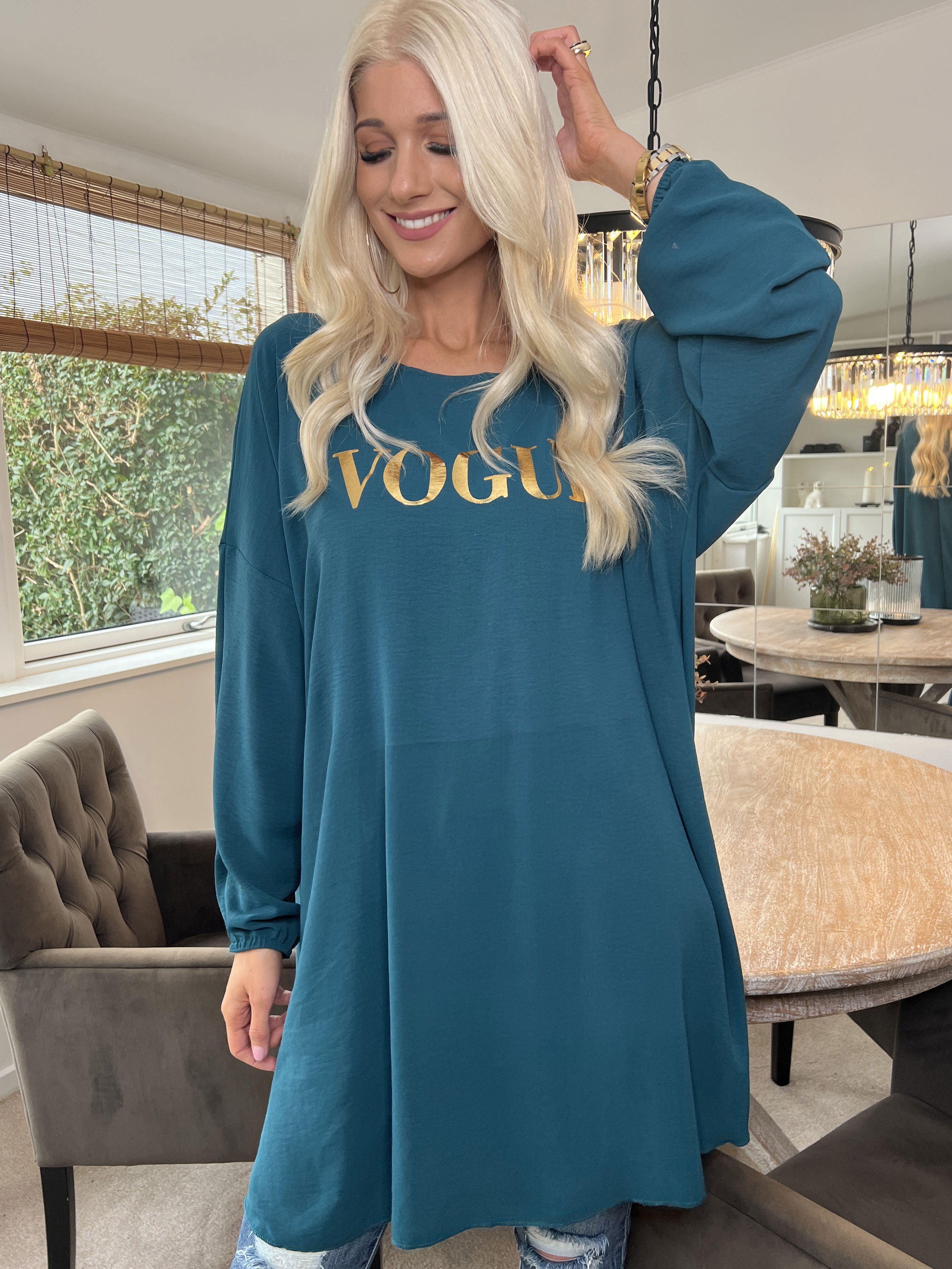 Nella - Cool klänning med skrift